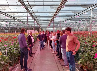 Bedrijfsbezoek rond nieuwe technologieën in glassierteelt
