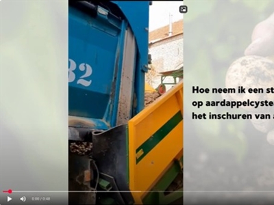 Restaarde bij de stortbak voor aaltjesanalyse